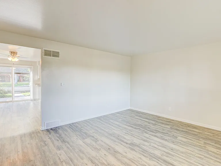 Applewood Crest Townhomes & Apartments — Photo 71
