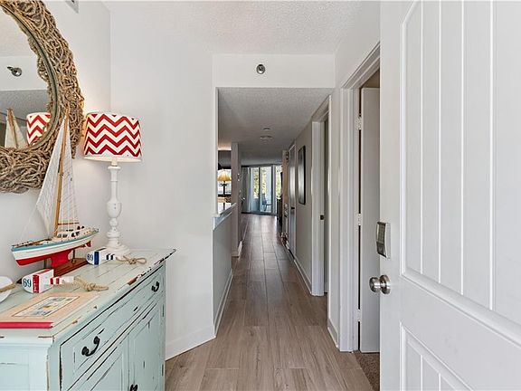 3rd image of 1470 Wood Ave APT 203