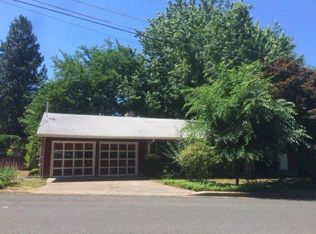 1001 Terra Ave, Ashland, OR