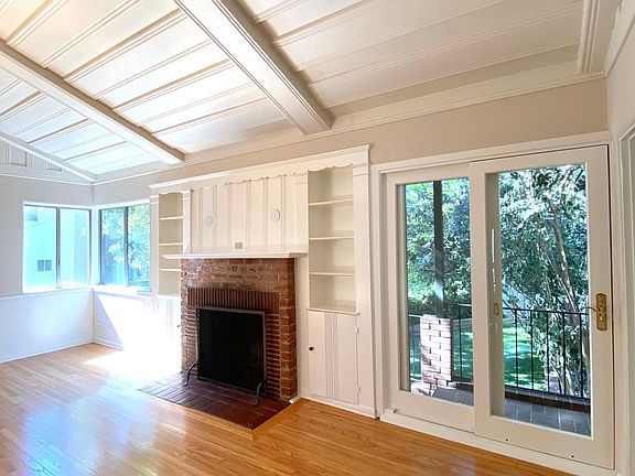 Living Room w/ large glass sliding door