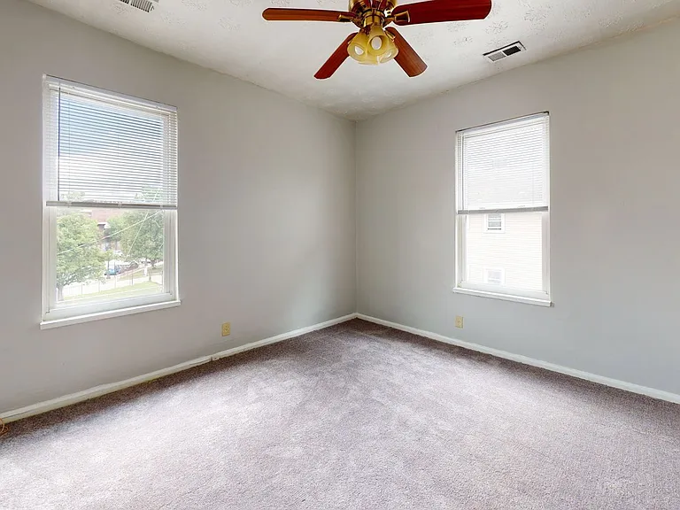 2610 Woodburn Ave #1 — Photo 8