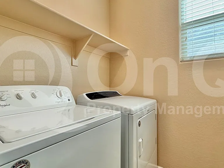 3739 E Trinity Ln — Photo 16