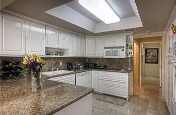 5th image of 7233 Vistalmar St
