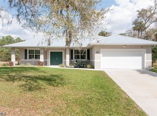 5017 Wild Goose Cir, Labelle, FL 33935