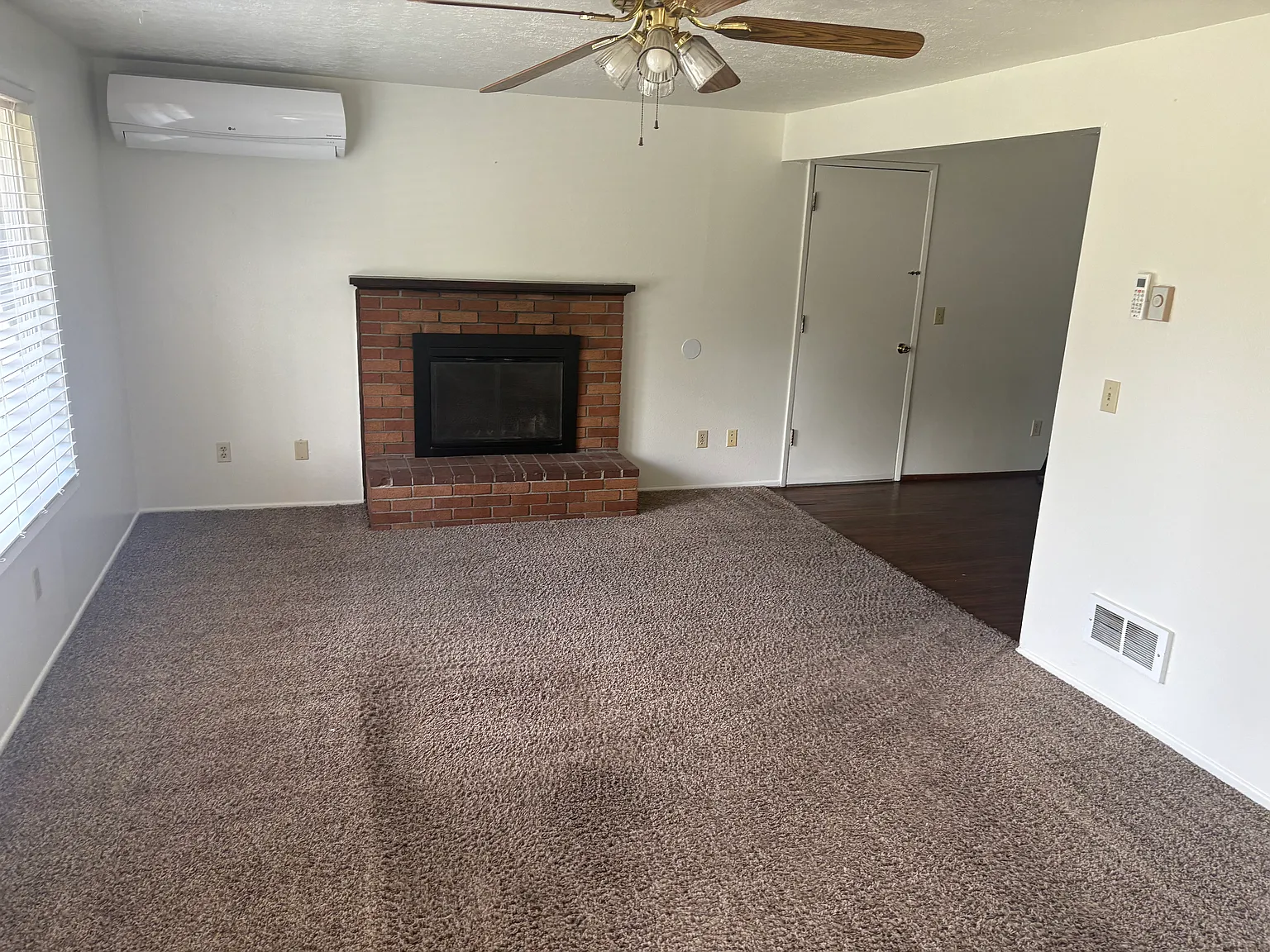 3 bed, 996 sqft, $1,750 — Photo 2