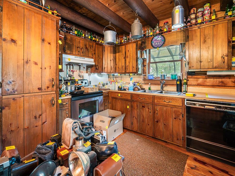 19th image of 7631 Bear Creek Rd