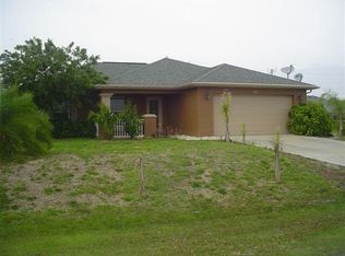 821 NE 10th Ter, Cape Coral, FL 33909