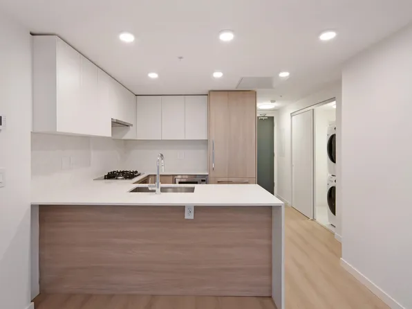 10333 133rd St #603, Surrey, BC V3T 3Y9