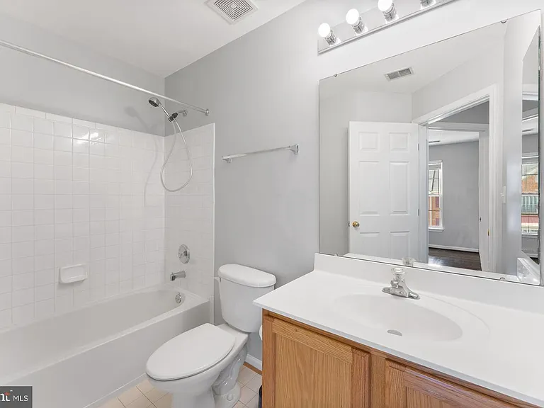 4004 Meadow Trail Ln — Photo 17