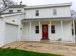3405 Woodland Cir N, Island Lake, IL 60042