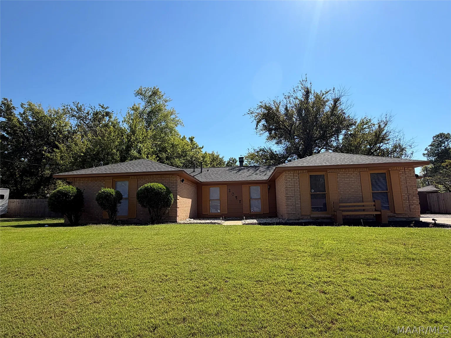 4 bed, 2.0 bath, 1670 sqft, $1,500 — Photo 1