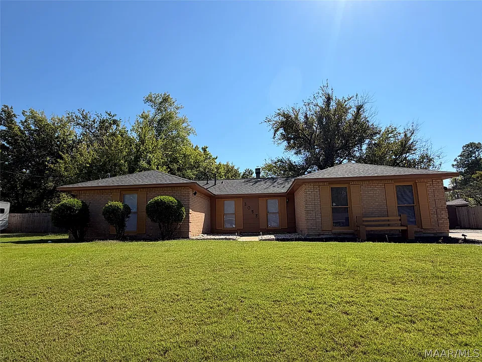 3048 Medford Ln