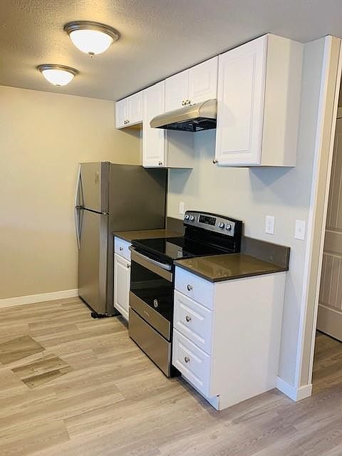 1st image of 702 S Yakima Ave #9