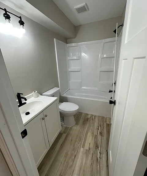 15476 Pennock Ln — Photo 26