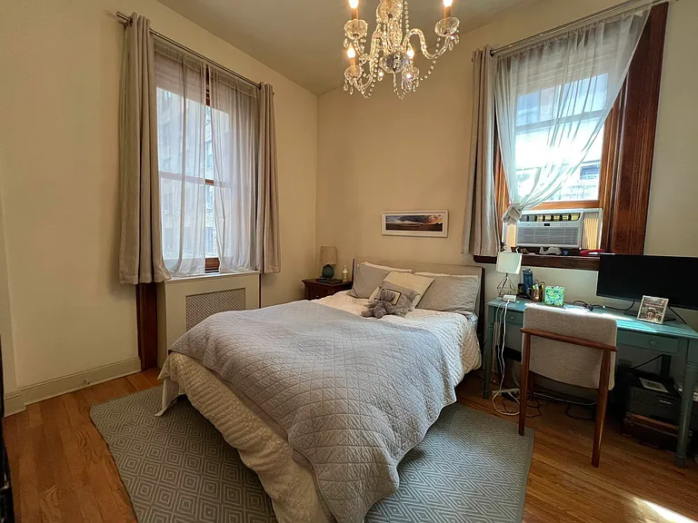 38 W 69th St #2C — Photo 7
