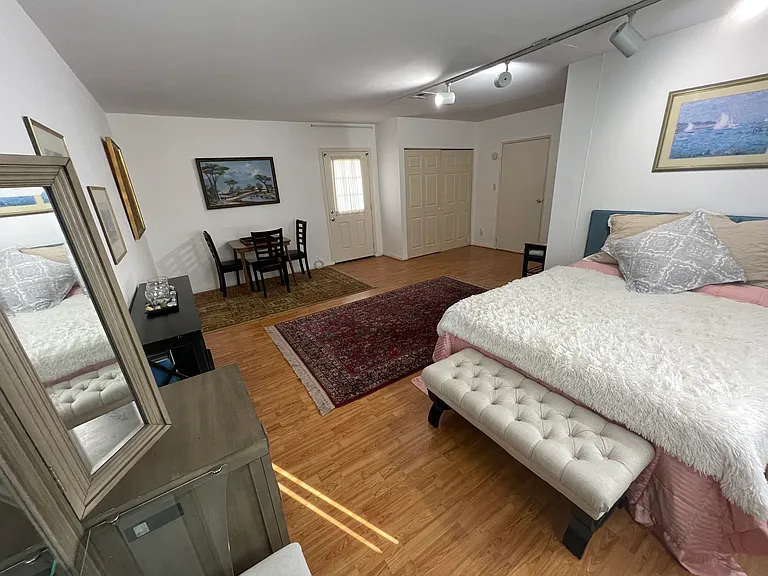 4928 Woodley Ave #0 — Photo 8
