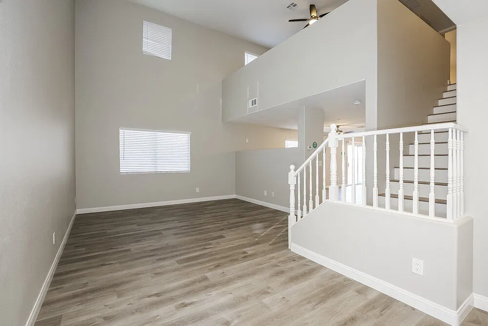 3 bed, 2.0 bath, 2185 sqft, $2,370 — Photo 4