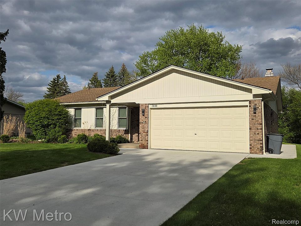 1st image of 3680 Oriole Dr