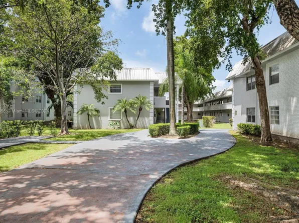 17255 SW 95th Ave APT 461, Palmetto Bay, FL 33157