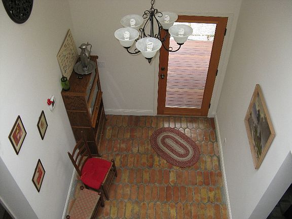 4th image of 2721 61st Ave SE