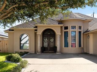911 Red River St, Mission, TX 78572