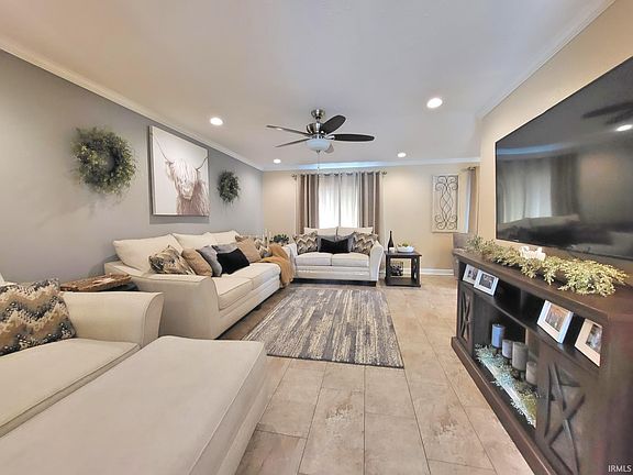 4th image of 2104 Valdez Dr