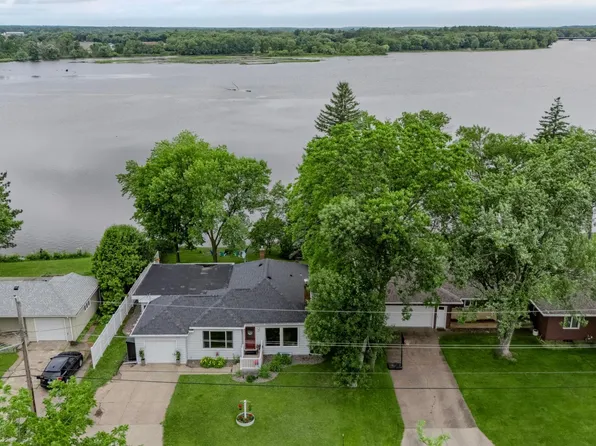 1019 Riverview Dr, Little Falls, MN 56345