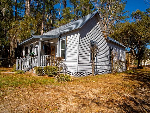 3rd image of 16842 Spring St