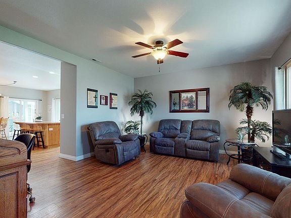 2nd image of 4705 Phoenix Ln