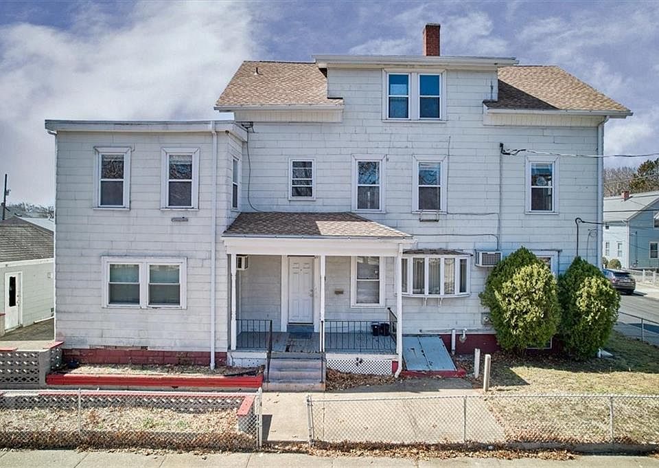 21 Beecher St Pawtucket RI Zillow