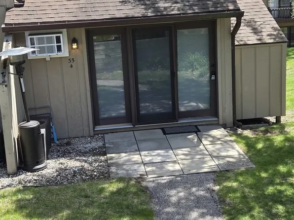 35 Montego Colony APT 4, Fox Lake, IL 60020