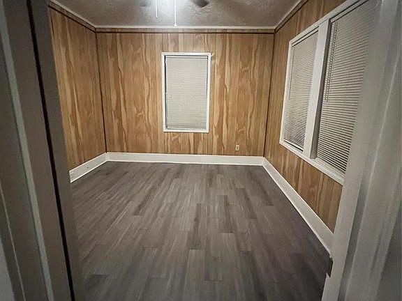 4th image of 3226 Illinois St
