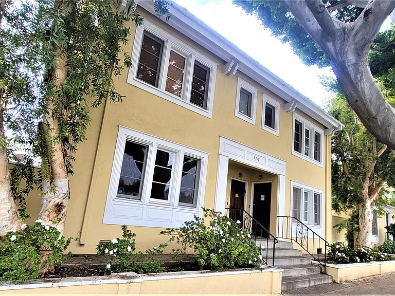 8918 Burton Way #2 — Photo 16