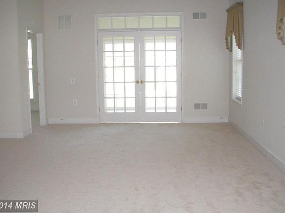 3rd image of 44438 Oakmont Manor Sq