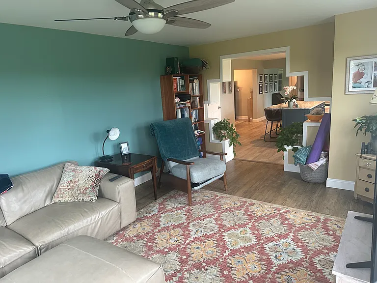 876 Gray Rd — Photo 2