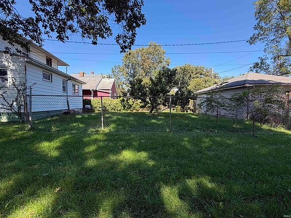4th image of 3029 Euclid Ave