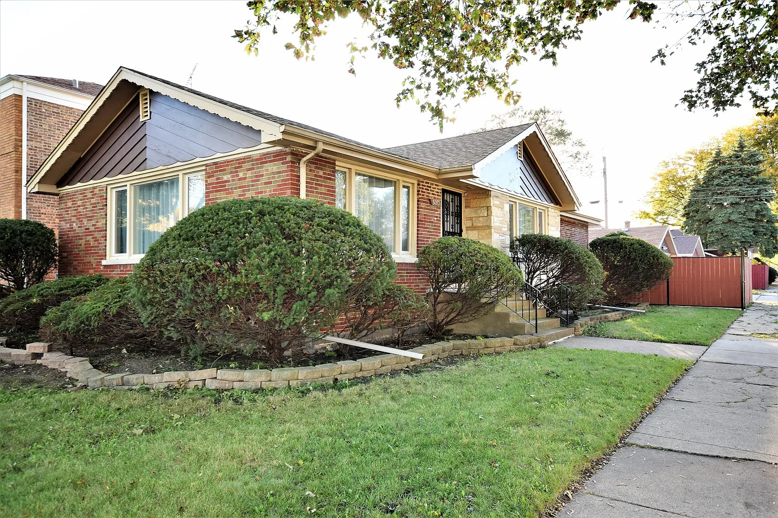 8000 S Talman Ave photo 1