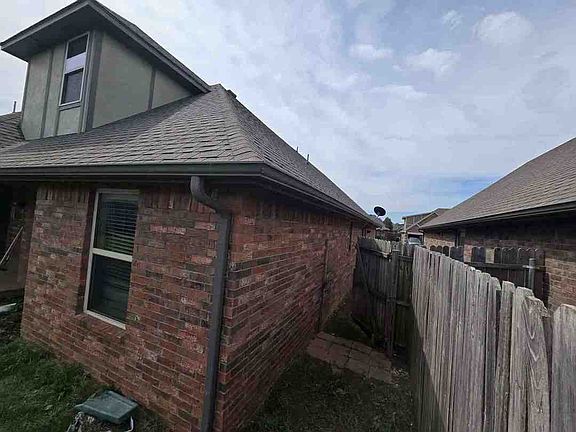 3rd image of 10217 SW 24th St