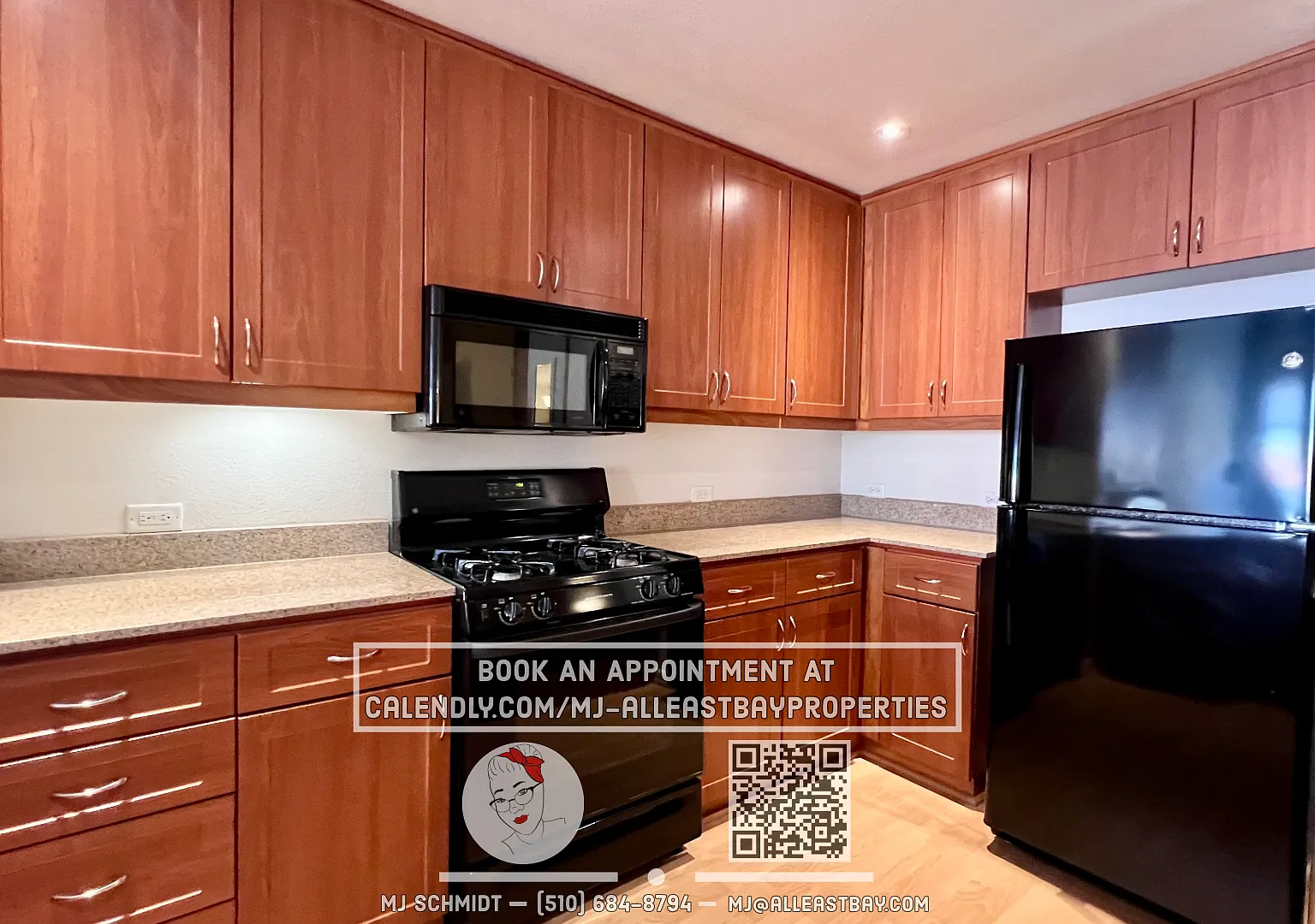 Sunny 1 bedroom in Emeryville, includes parking, amenities, & Washer/Dryer in unit! — Photo 2