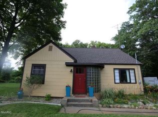 1940 Lindberg Dr, Muskegon, MI 49441