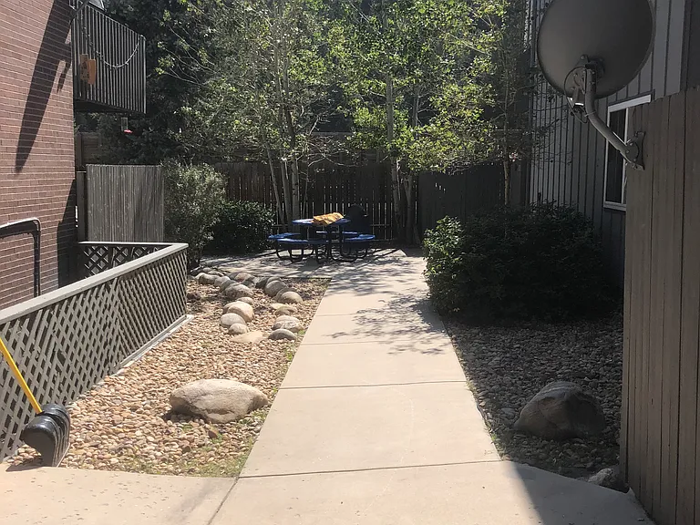 347 Idaho St — Photo 9