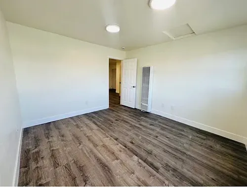 235 Reindollar Ave #C Photo 1