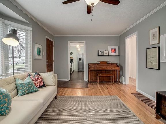 5th image of 4921 Rosewood Dr