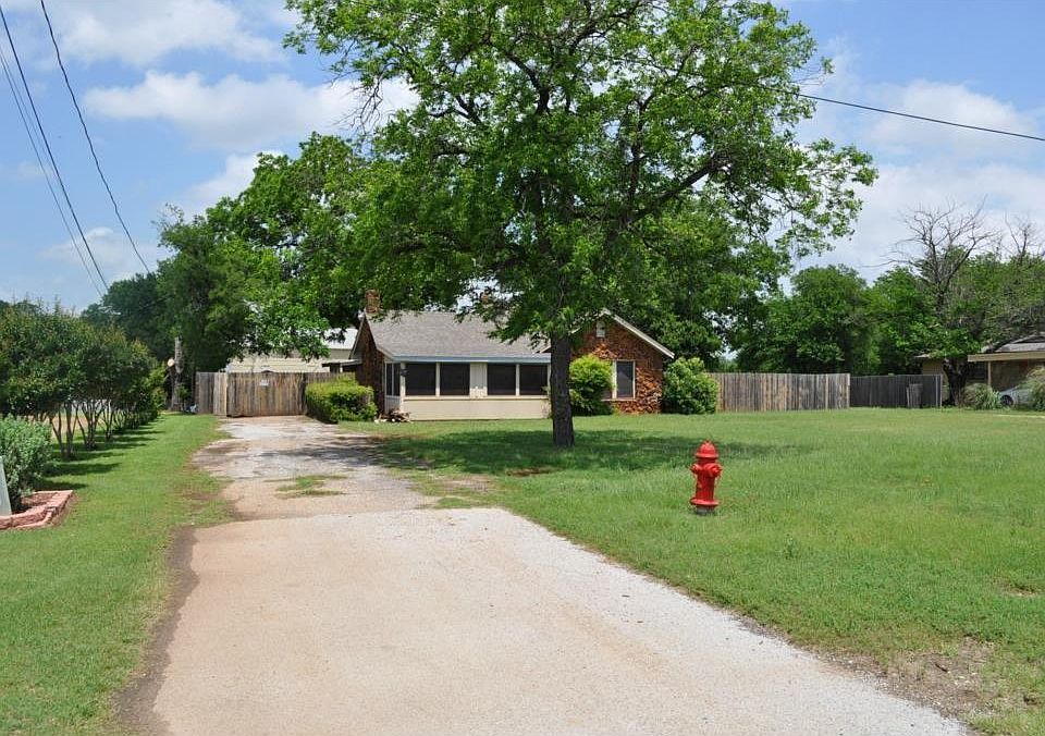 2nd image of 6720 Azle Ave
