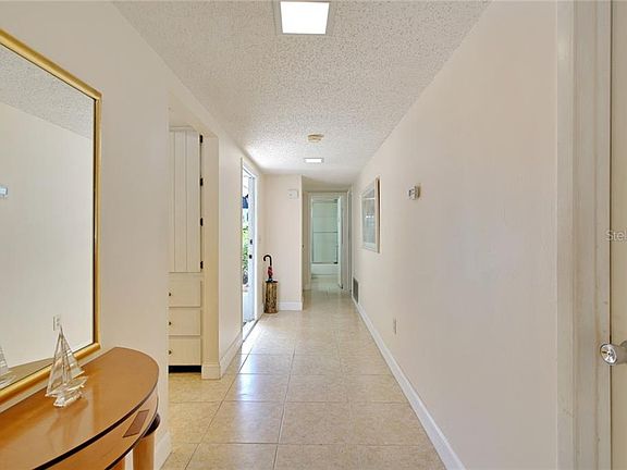 4th image of 1268 Belleflower St #V127
