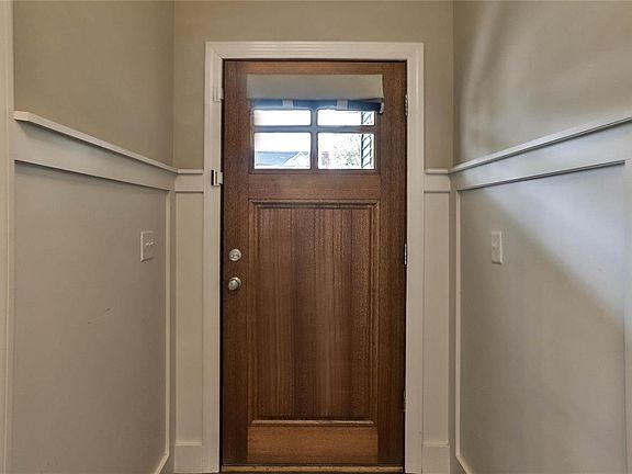 4th image of 439 Lee Ave