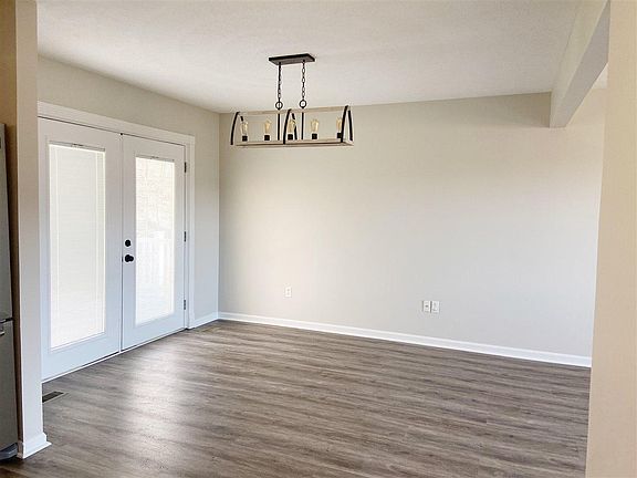 3rd image of 3066 Amey Dr