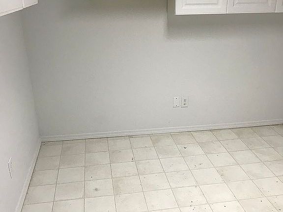 5th image of 219 E 5th Ave