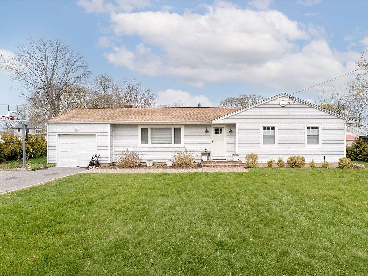 51 Central Avenue, East Quogue, NY 11942 Zillow