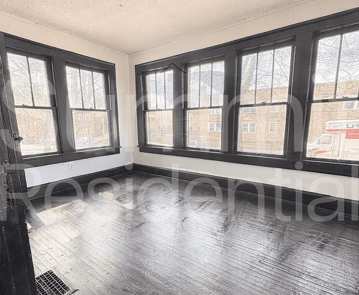 243 W 1st St — Photo 2